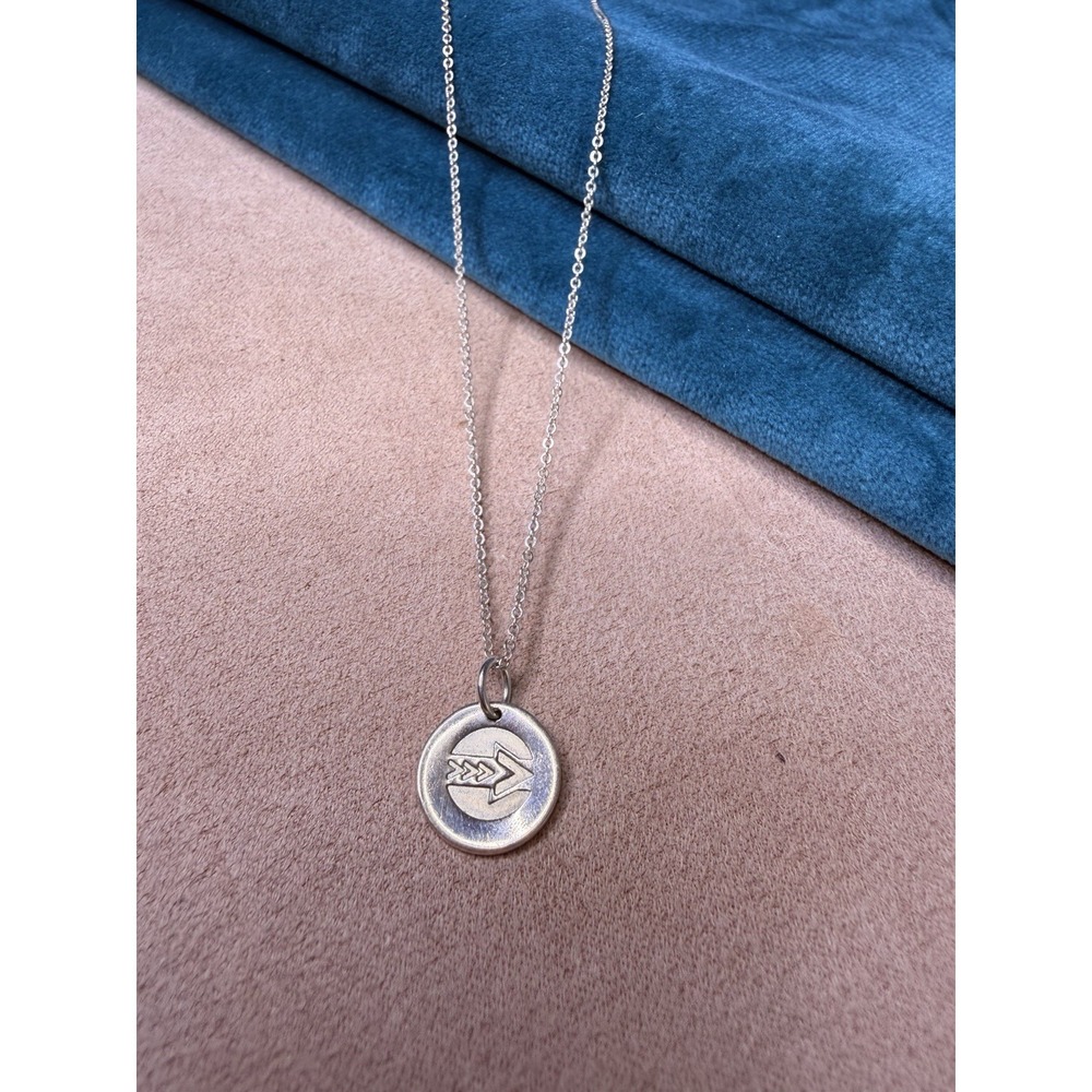 925 Sterling Silver Chevron Arrow Medallion Pendant Necklace